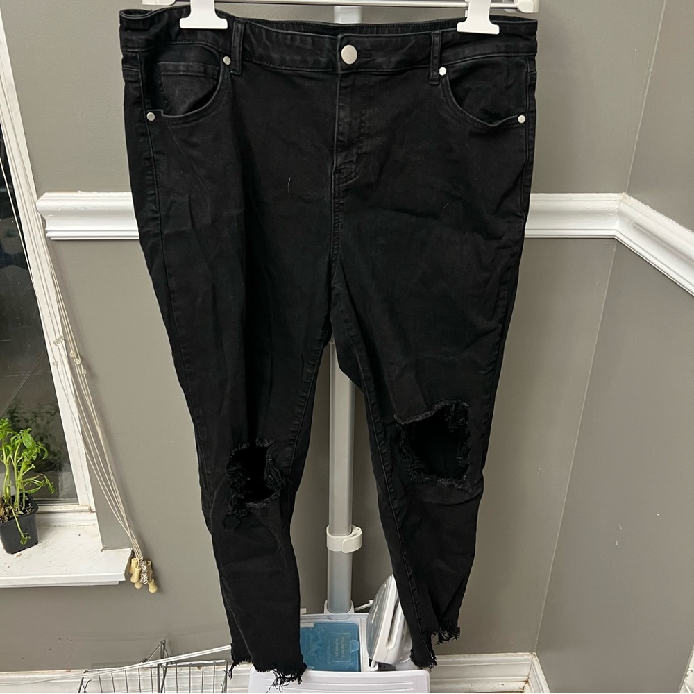 Black skinny jeans